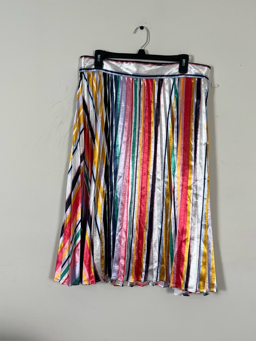 Gabrielle Union pleated skirt, preowned excellent size large multicolor